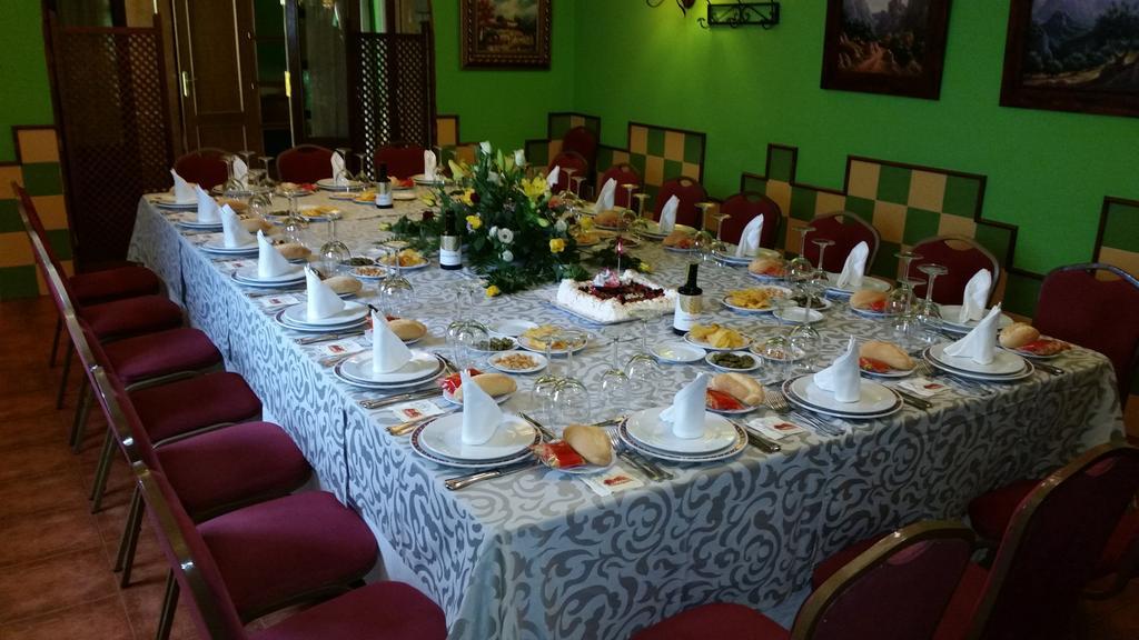 Hidalgo Hotel Alcaudete Bagian luar foto