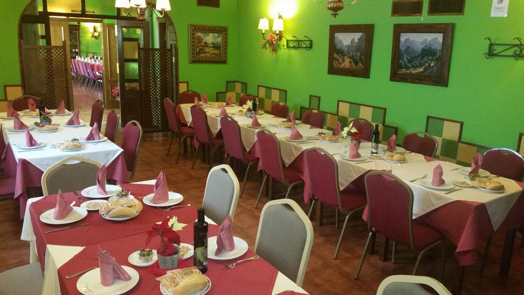 Hidalgo Hotel Alcaudete Bagian luar foto