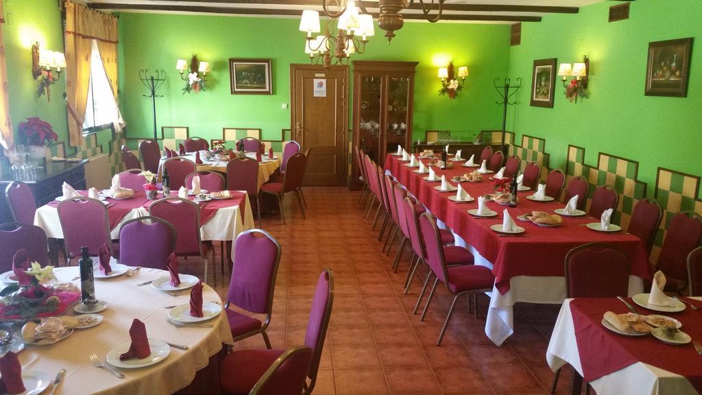 Hidalgo Hotel Alcaudete Bagian luar foto
