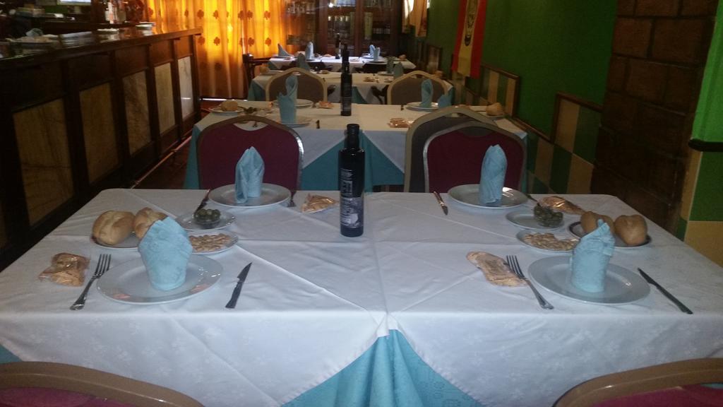 Hidalgo Hotel Alcaudete Bagian luar foto